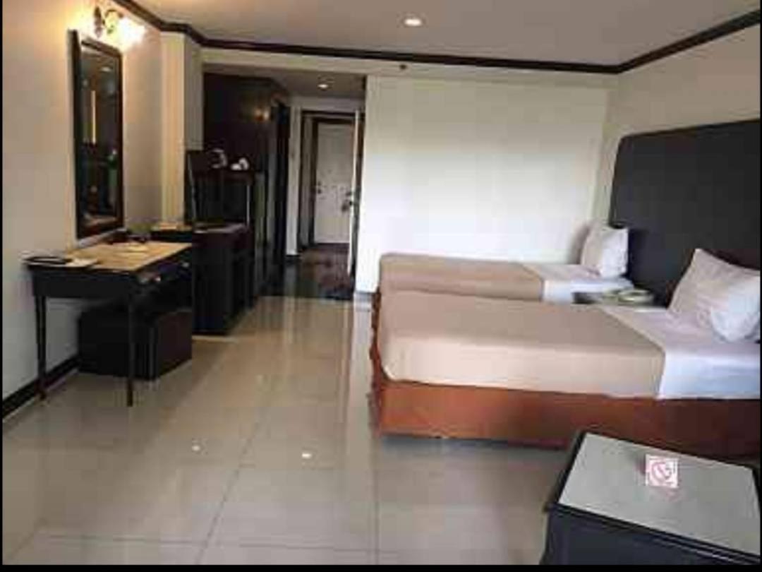 Town In Town Gardent Resort Bangkok Bagian luar foto