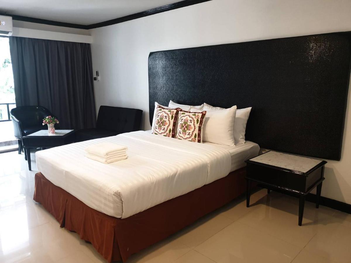 Town In Town Gardent Resort Bangkok Bagian luar foto
