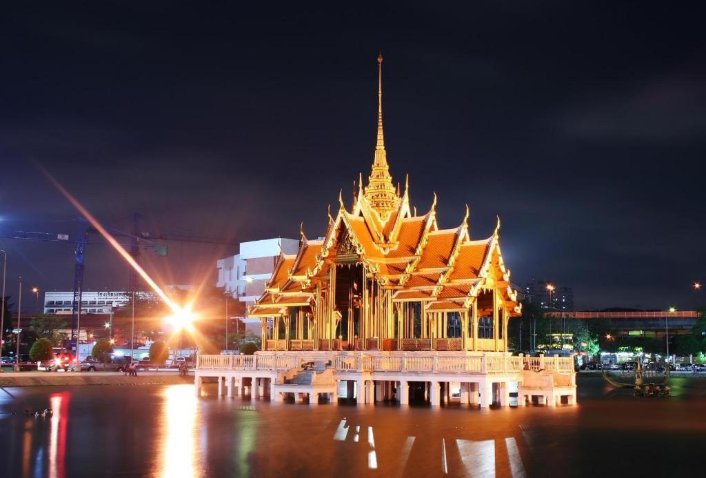Town In Town Gardent Resort Bangkok Bagian luar foto