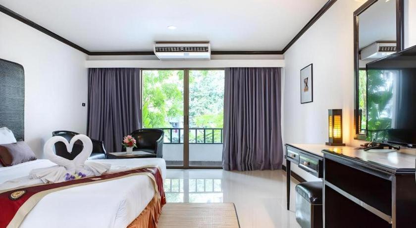 Town In Town Gardent Resort Bangkok Bagian luar foto