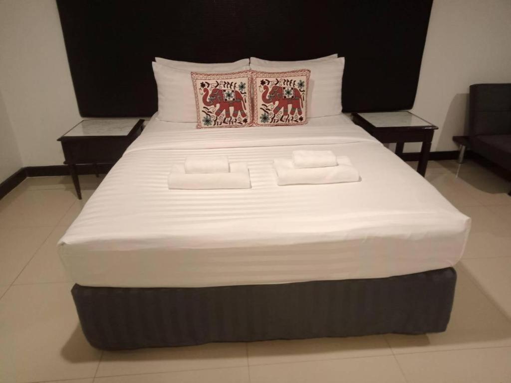 Town In Town Gardent Resort Bangkok Bagian luar foto