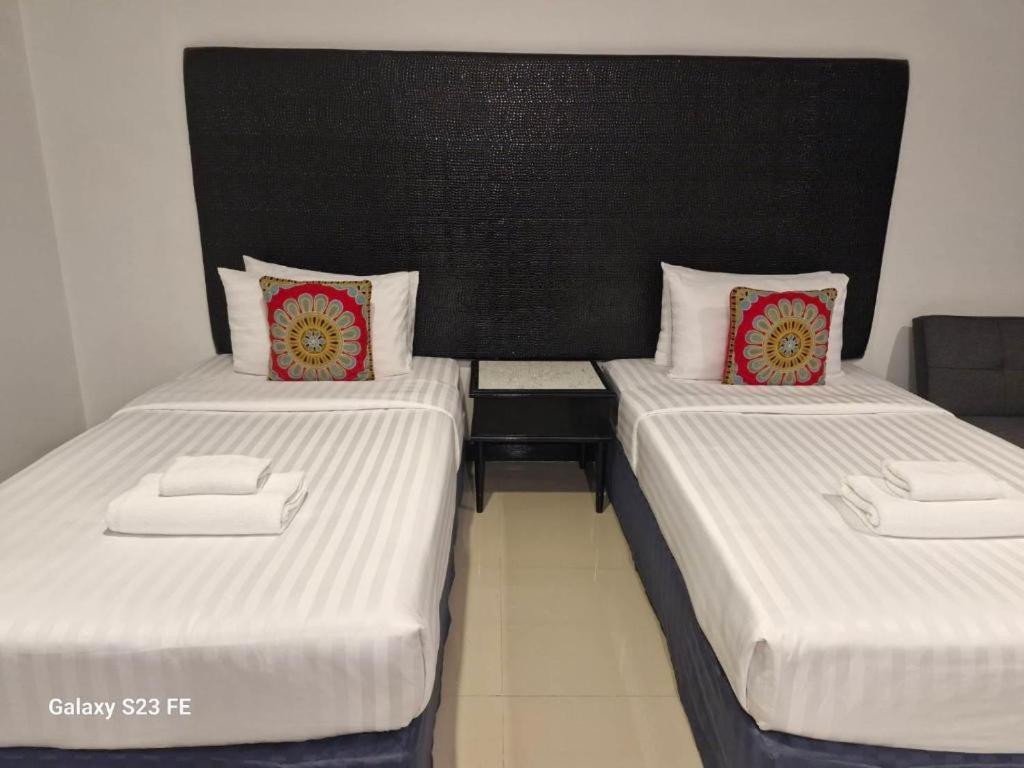 Town In Town Gardent Resort Bangkok Bagian luar foto