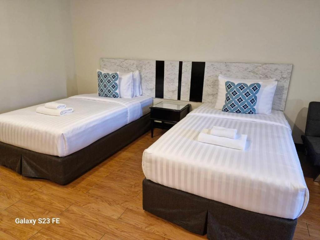 Town In Town Gardent Resort Bangkok Bagian luar foto