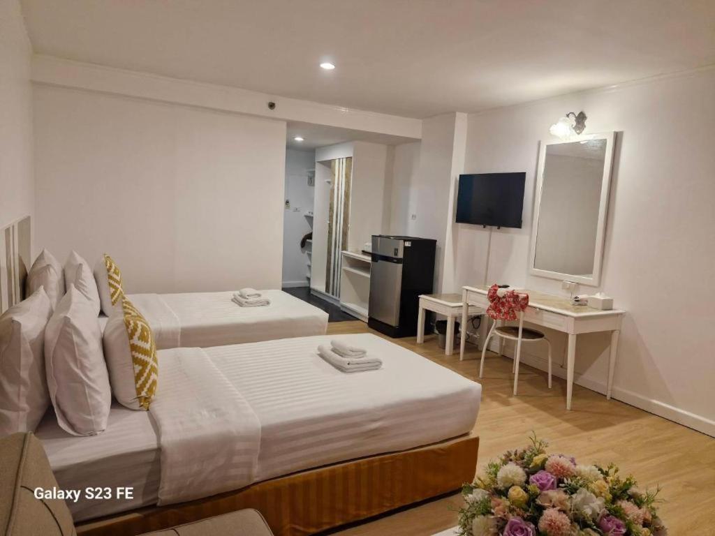 Town In Town Gardent Resort Bangkok Bagian luar foto