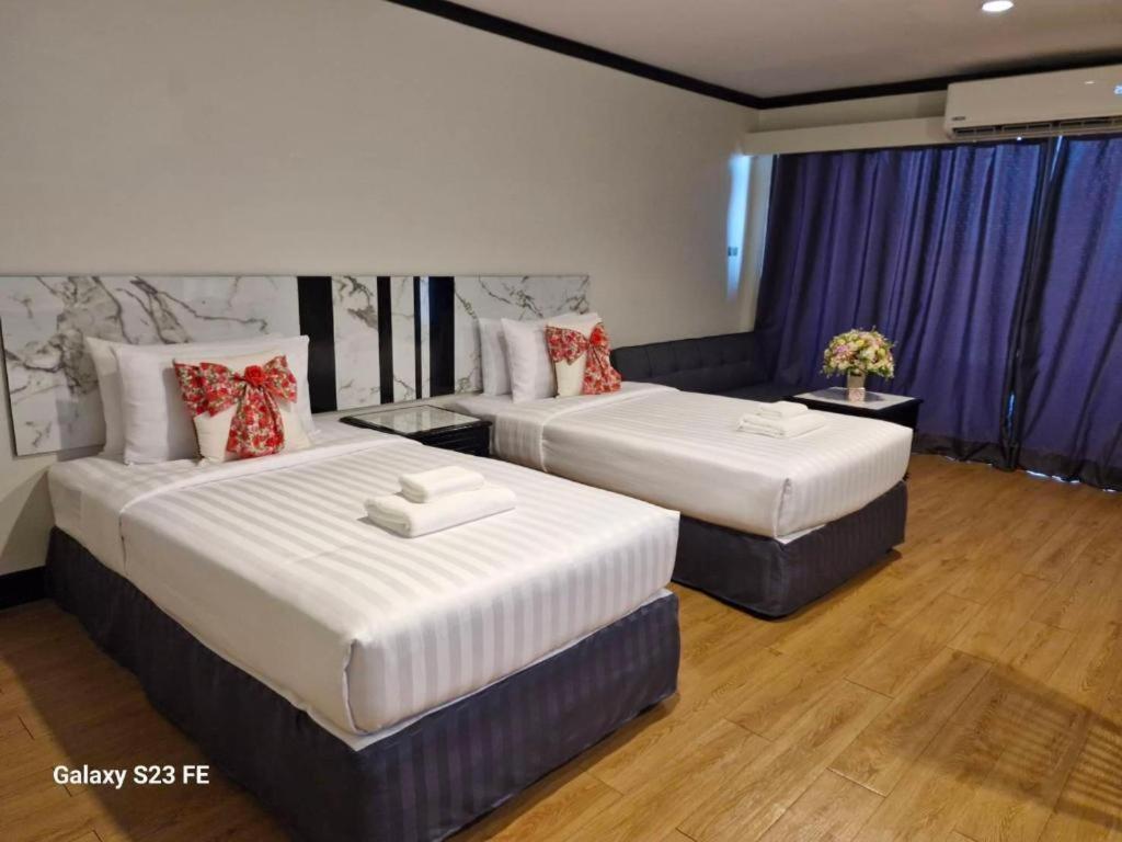 Town In Town Gardent Resort Bangkok Bagian luar foto