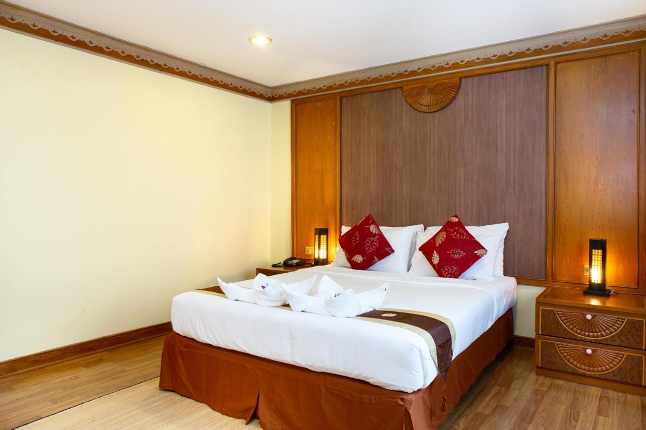 Town In Town Gardent Resort Bangkok Bagian luar foto